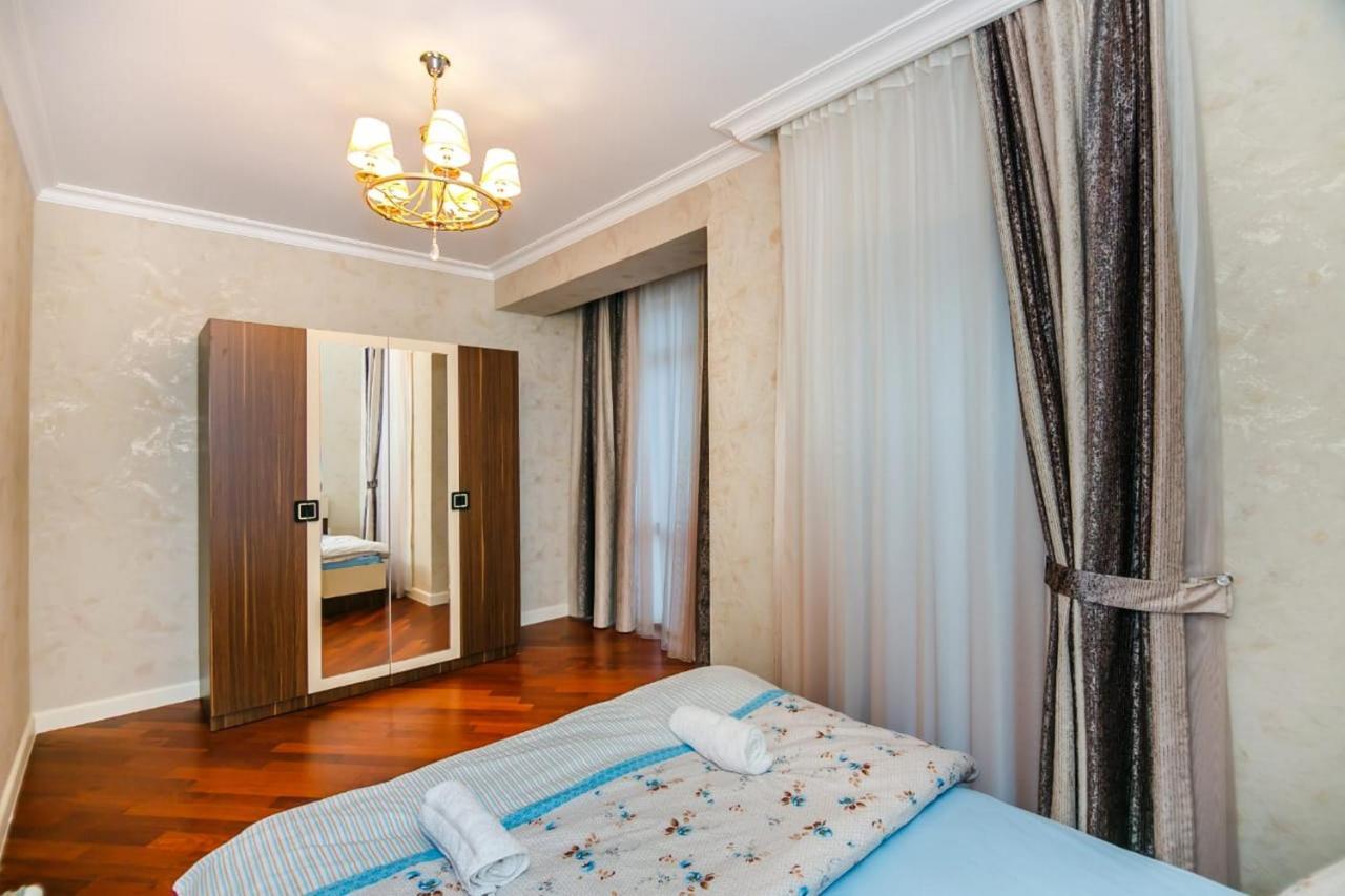 Lux Family Apartment In City Center Baku Eksteriør billede