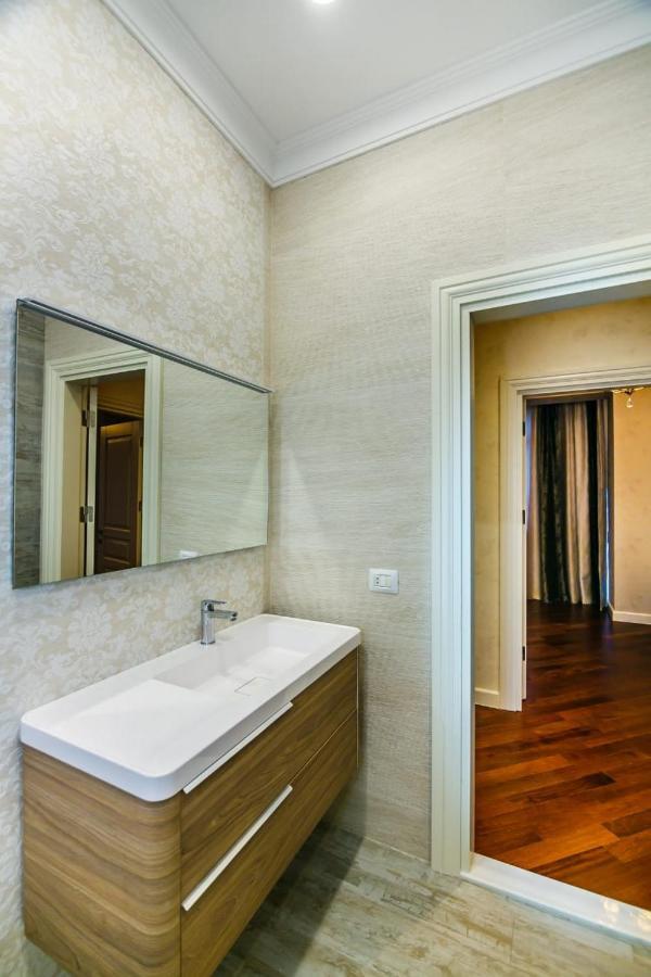 Lux Family Apartment In City Center Baku Eksteriør billede