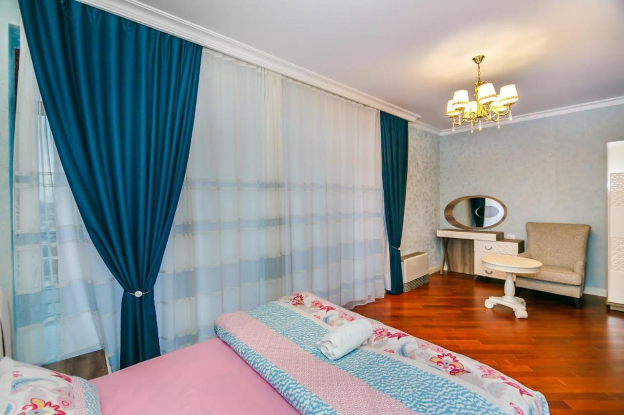 Lux Family Apartment In City Center Baku Eksteriør billede