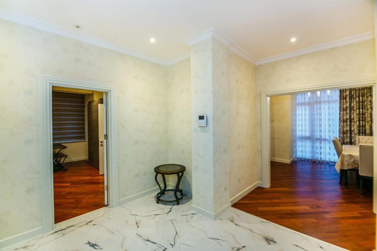 Lux Family Apartment In City Center Baku Eksteriør billede