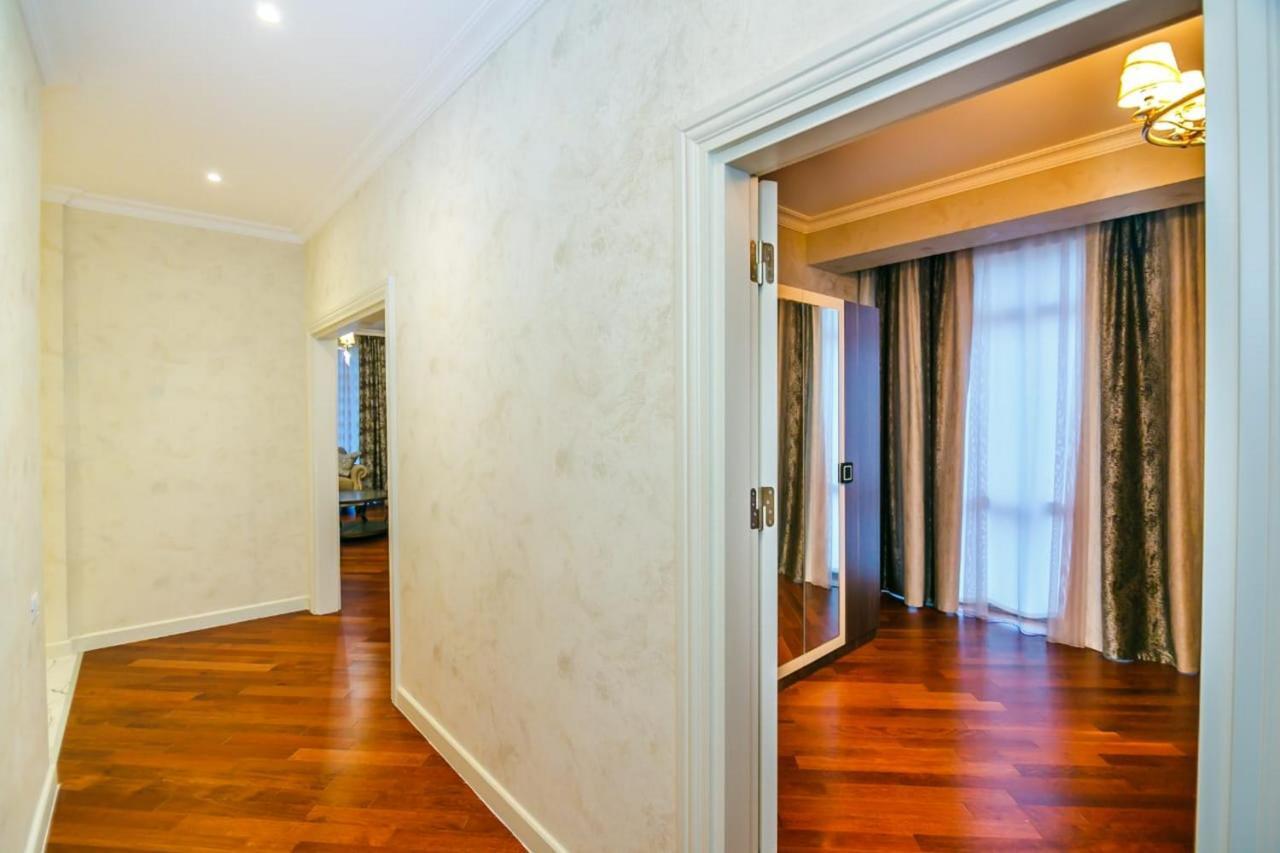 Lux Family Apartment In City Center Baku Eksteriør billede