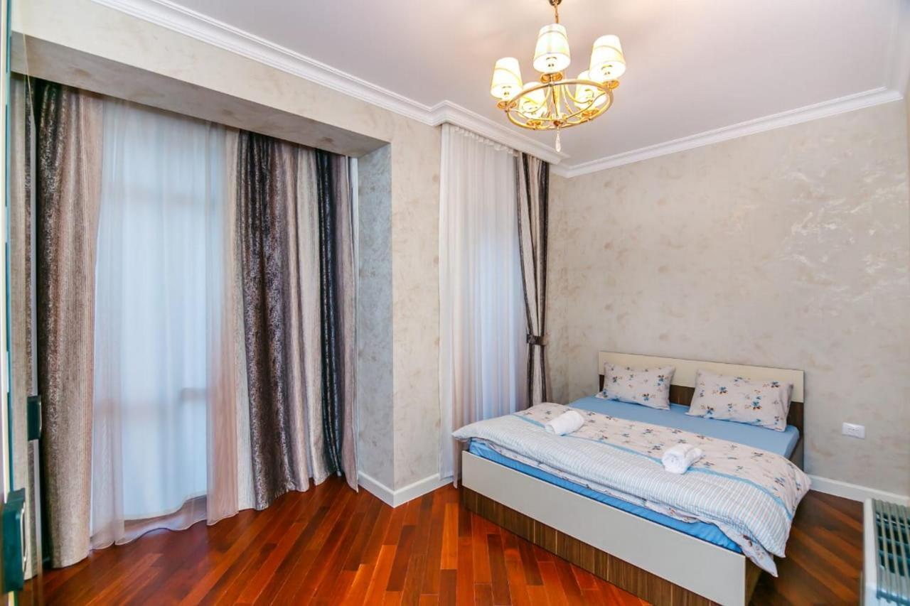 Lux Family Apartment In City Center Baku Eksteriør billede